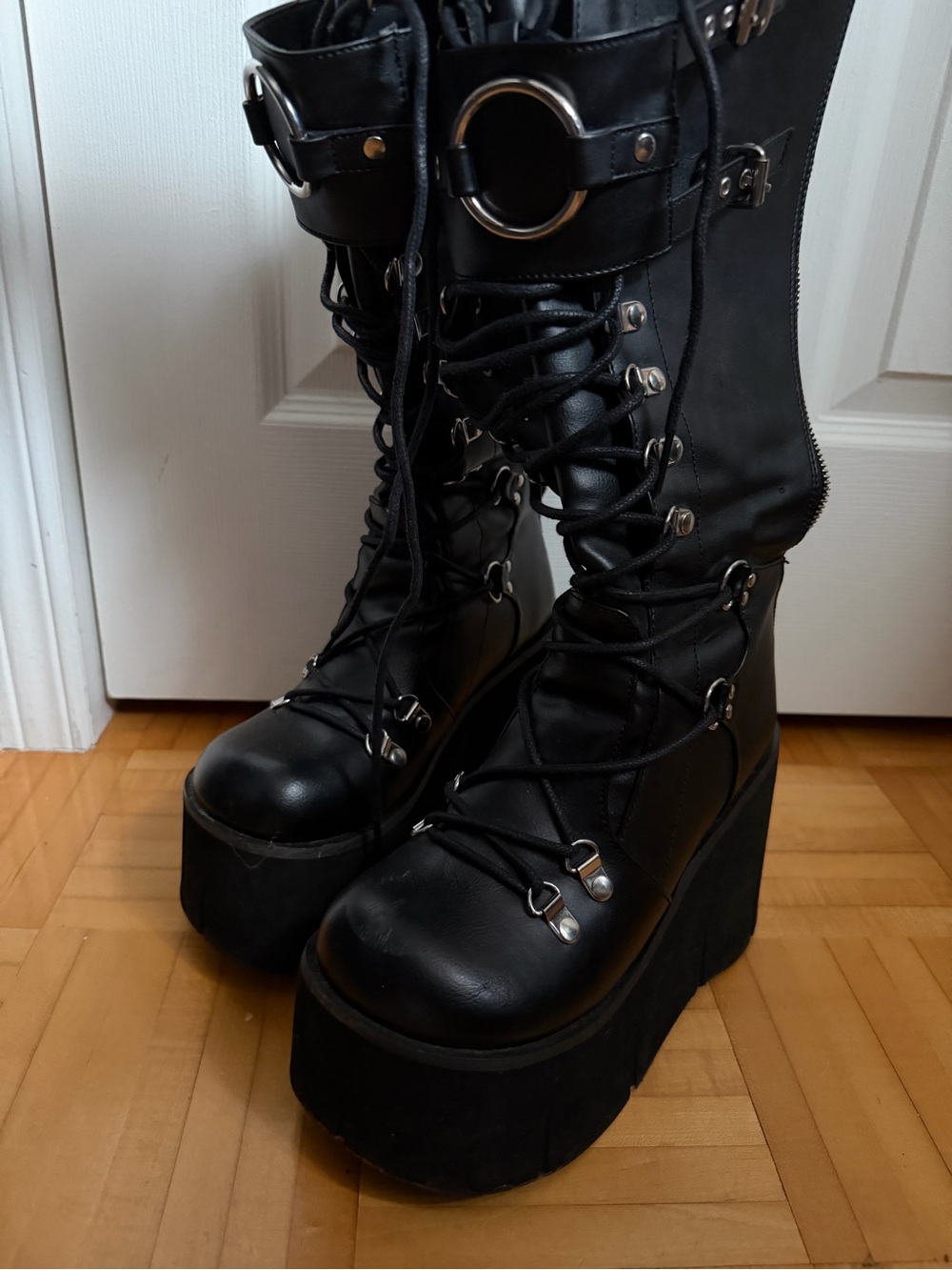 Demonia kera-200 boots